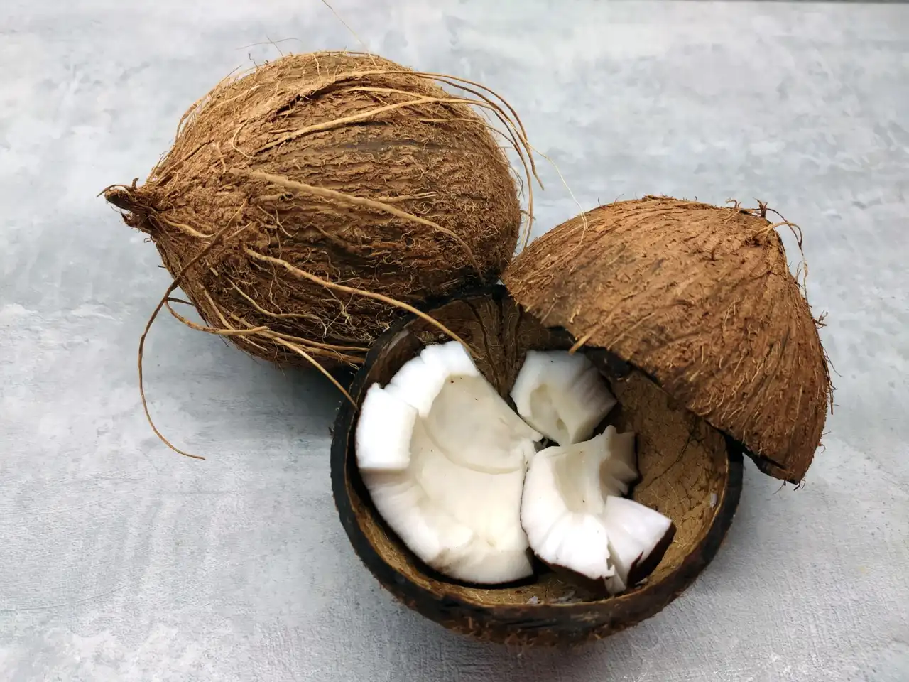 输送带与滚筒选型指南：保障砂石厂物料运输稳定性的关键因素